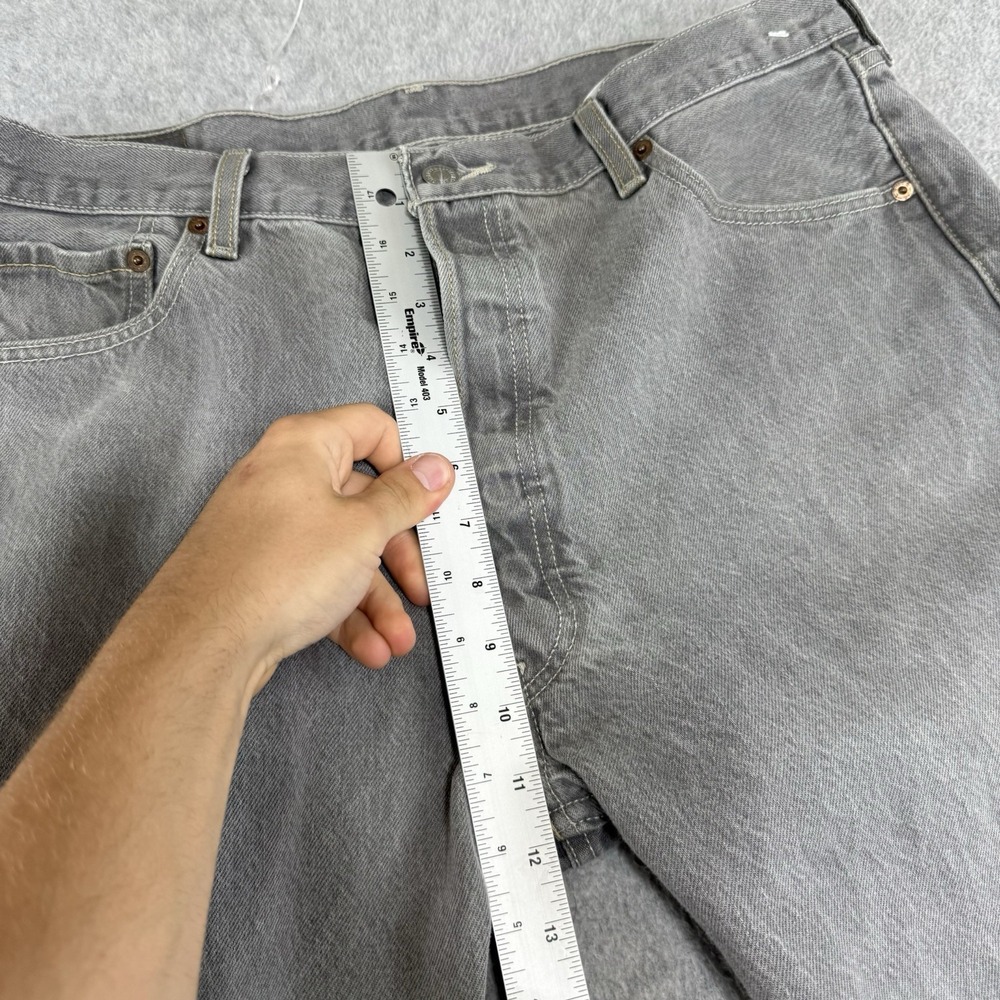 Levis 501 Original Straight Leg Jeans Mens 34x29 Light Grey Button Fly Denim - Picture 3 of 12